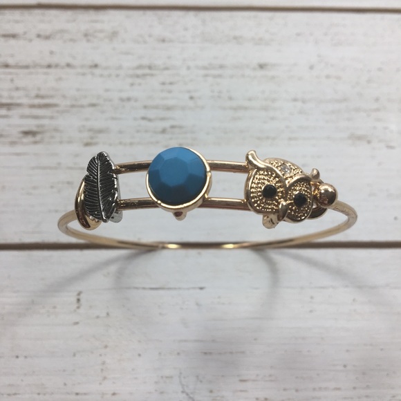 Boutique • Owl and Feather Charm Bracelet - Picture 4 of 8